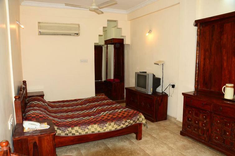 Hotel Nakhrali Dhani 3*