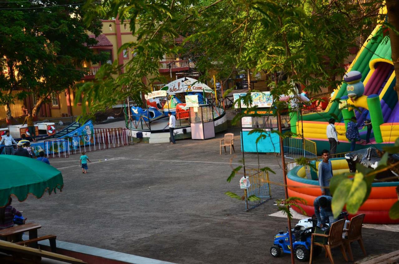 Nakhrali Dhani Hotel